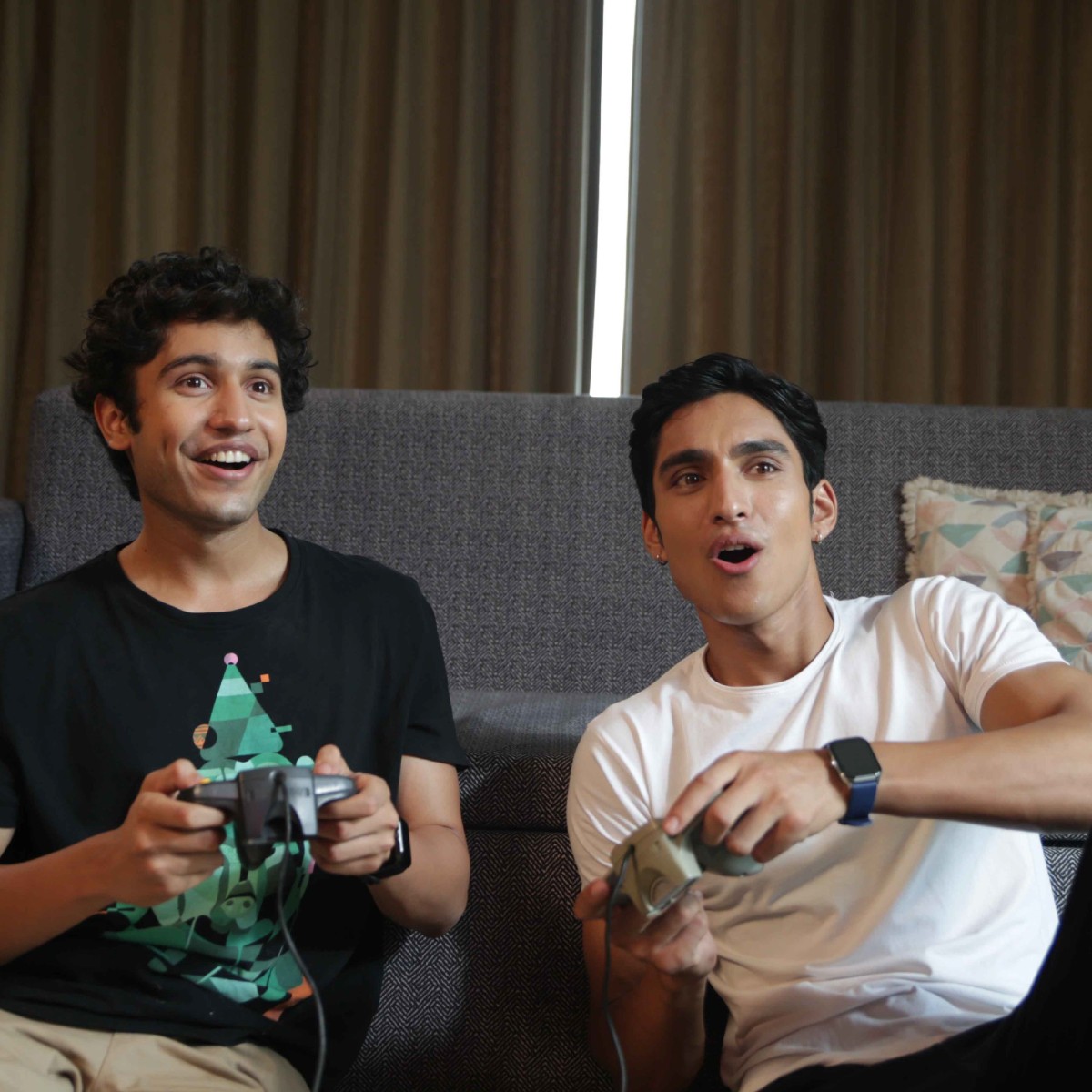 Fitshot Connect 1.85inch CosmicDisplay, Bluetooth Calling & SoloSync Technology Smartwatch (Black Strap, Regular)