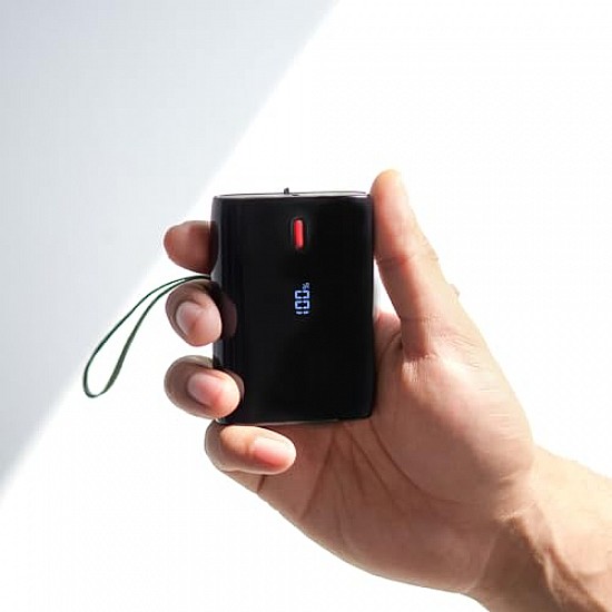 boAt EnergyShroom PB300 Air 10000 mAh 22.5W Power Bank Carbon Black