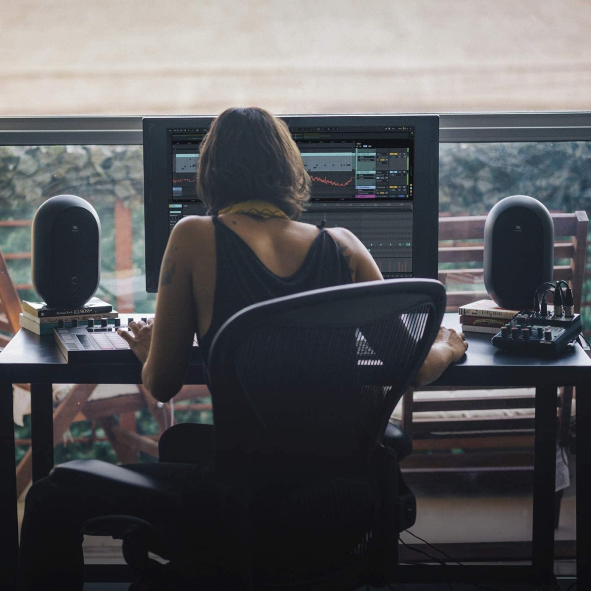 JBL Professional Series 104-BT Compact Desktop Reference Monitors with Bluetooth, Speaker Black