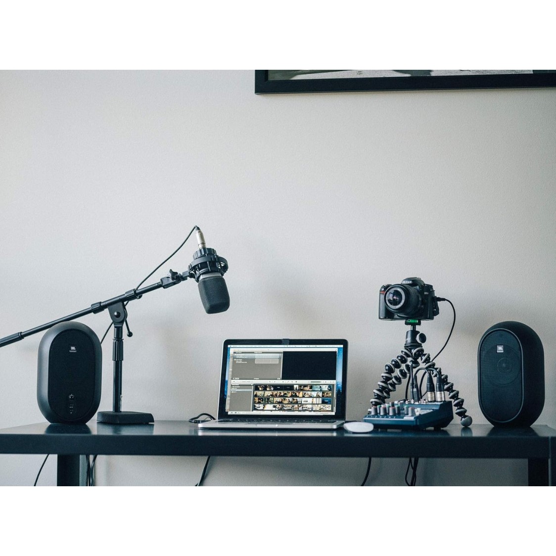 JBL Professional 1 Series, Coaxial, Computer 104 Compact Powered Desktop Reference Monitors Speakers (Sold as Pair), Black (JBL104) JBL Professional 1 Series, Coaxial, Computer 104 Compact Powered Desktop Reference Monitors Speakers (Sold as Pair), Black (JBL104)