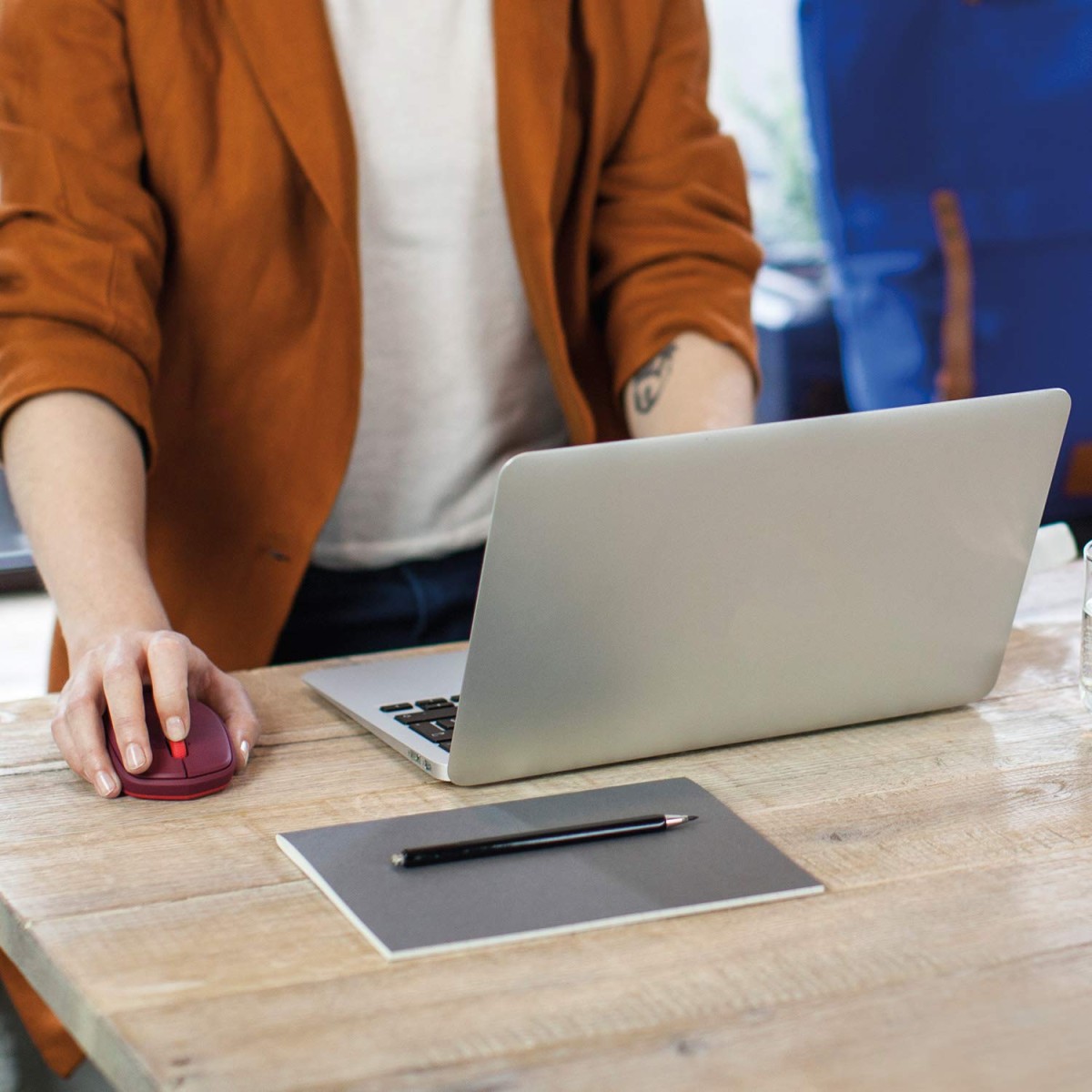 Logitech M337 Wireless Mouse, Bluetooth, 1000 DPI Laser Grade Optical Sensor - Red