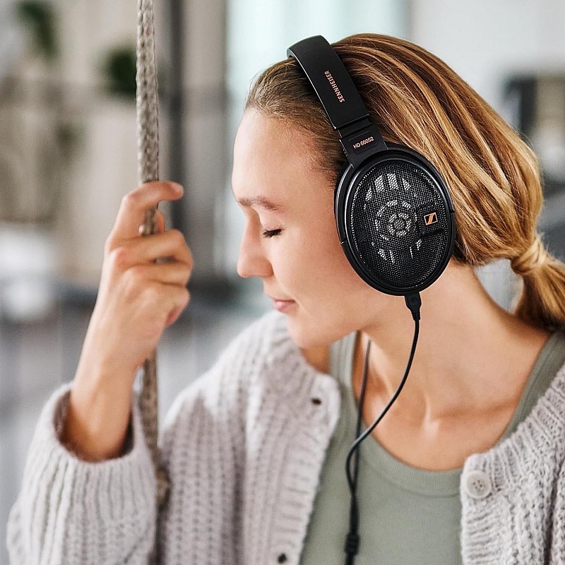 Sennheiser HD 660S2 Wired Audiophile Stereo Headphones with Natural, Relaxed, high-Fidelity Sound with Extra sub bass, Airflow-optimised 42mm high-Performance transducers, Designed in Germany