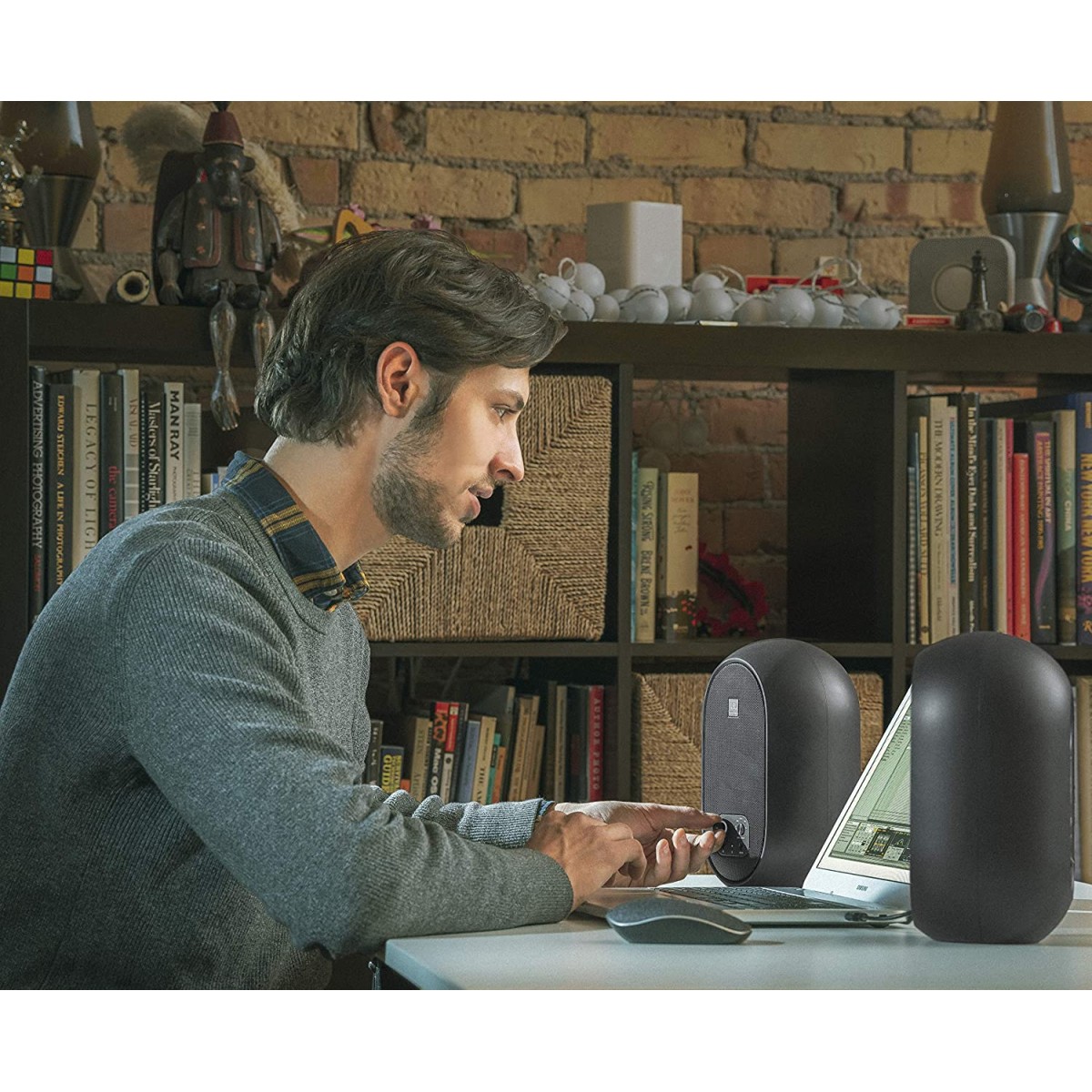 JBL Professional Series 104-BT Compact Desktop Reference Monitors with Bluetooth, Speaker Black JBL104-BT