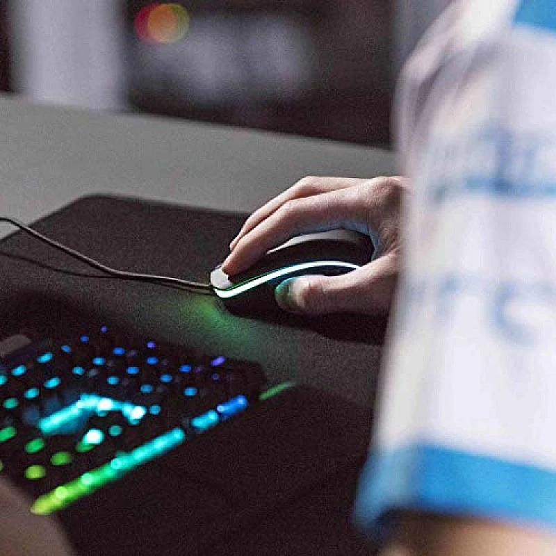 HyperX Pulsefire Surge RGB Wired Optical USB Gaming Mouse, Pixart 3389 Sensor up to 16000 DPI, Ergonomic, 6 Programmable Buttons - Black (HX-MC002B) HyperX Pulsefire Surge RGB Wired Optical USB Gaming Mouse, Pixart 3389 Sensor up to 16000 DPI, Ergonomic, 6 Programmable Buttons - Black (HX-MC002B)