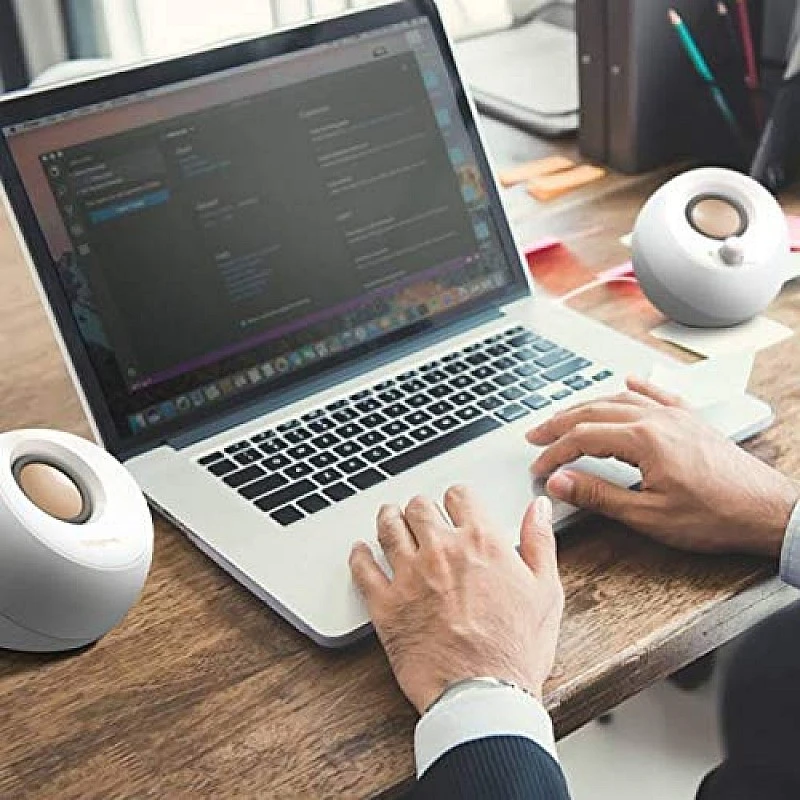 Creative Pebble V3 Minimalistic 2.0 USB-C Desktop Speakers with USB Audio, Clear Dialog Enhancement Creative Pebble V3 Minimalistic 2.0 USB-C Desktop Speakers with USB Audio, Clear Dialog Enhancement