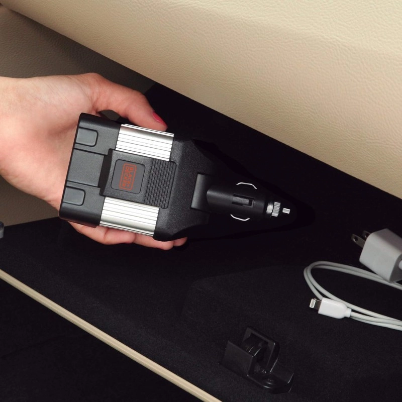BLACK+DECKER PI100LA-B2C 100W DC to AC Car Power Inverter for Charging Laptop in Car BLACK+DECKER PI100LA-B2C 100W DC to AC Car Power Inverter for Charging Laptop in Car