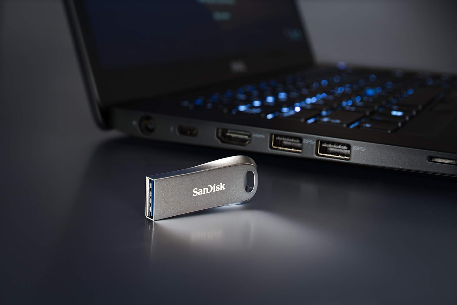 SanDisk Ultra Luxe USB 3.1 Flash Drive 32GB, Upto 150MB/s, All Metal, Metallic Silver