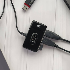 iBall-Piano-423-4-Port-USB-Hub-I-Slim-and-cute-design-I-Easy-accessible-ports-on